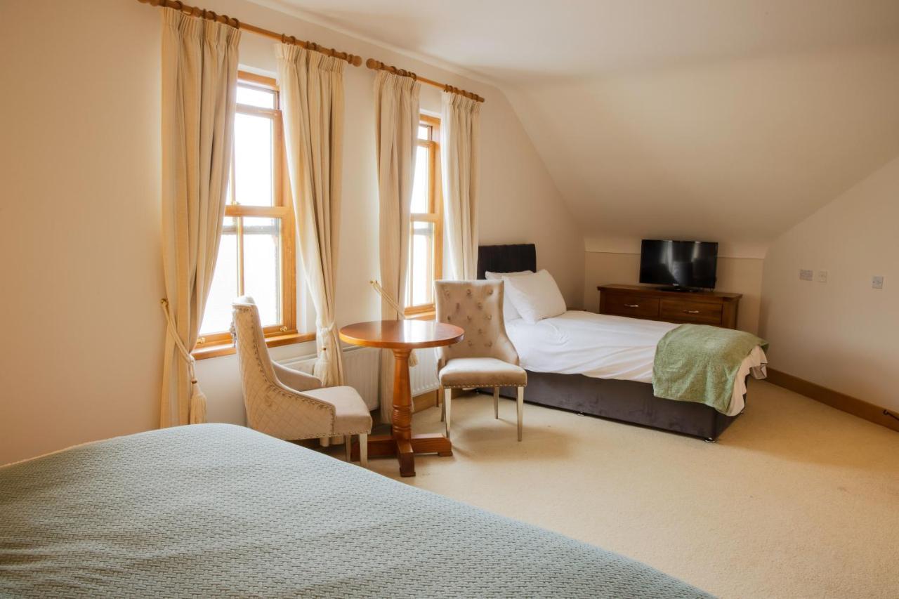 The Waters Edge Hotel Ратмулан Екстериор снимка