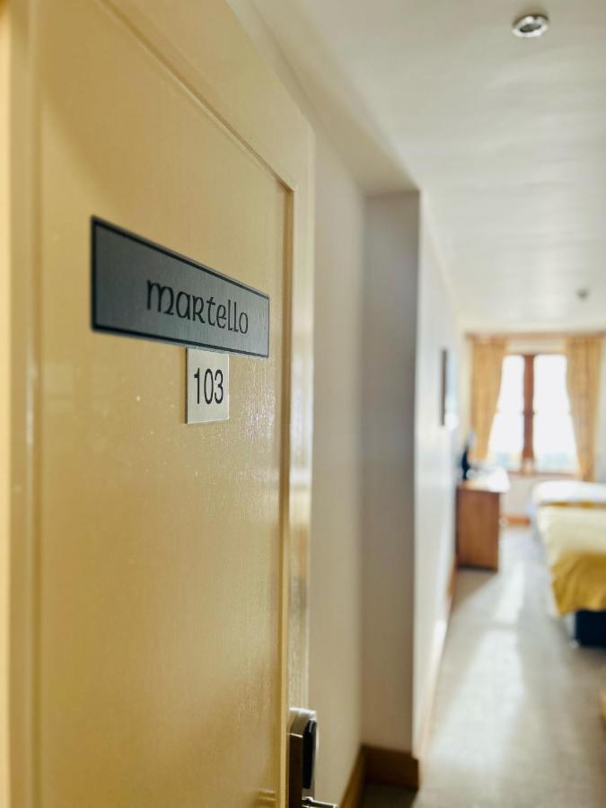 The Waters Edge Hotel Ратмулан Екстериор снимка