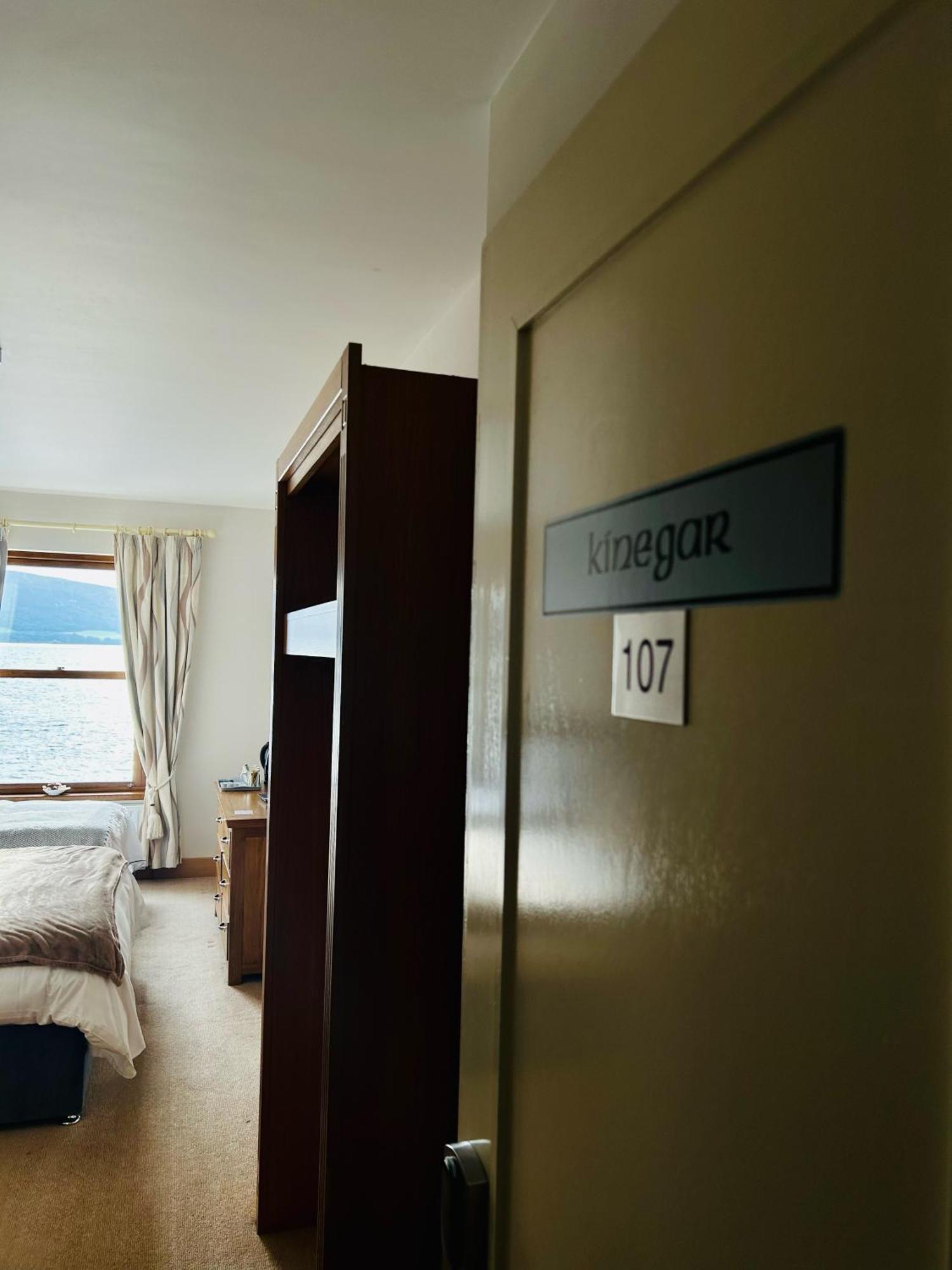 The Waters Edge Hotel Ратмулан Екстериор снимка